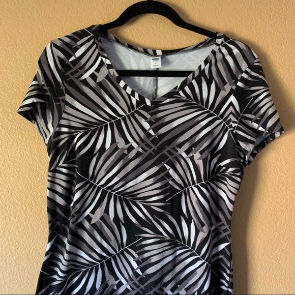 Old Navy Black & Gray Tropical Palm V-Neck T-Shirt Dress - Medium - Picture 4 of 8